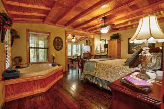 Bed and Breakfast on White Rock Creek - Waco - 9