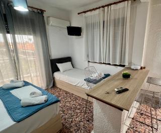 PELEKAN rooms and apartments Athina 34 - Pefkohori - 9