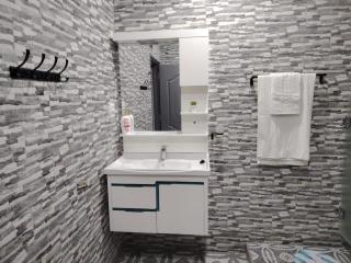Newly Built 2BR Comfort Near City, Airport & Beach - Bordj el Kiffan - 9