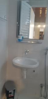 Quarto grande e confortável - 9