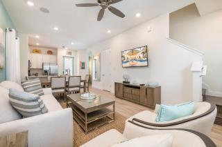 Sun Baked Cottage With Hot Tub Near Disney With Margaritaville Resort & Island H2O Access - 8089Dr - 1