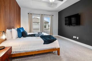 MDRN Antigua LXRY Home I Sleeps 10 I 8 min Frm NRG - Houston - 3