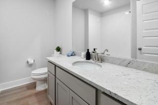 MDRN Antigua LXRY Home I Sleeps 10 I 8 min Frm NRG - Houston - 1