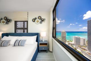 Ocean View Escape, Just a Walk to Waikiki Beach with Free Parking - 5
