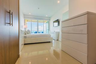 Oceanfront Paradise Condo For 6, - 9