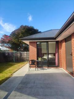 One room studio near airport - Christchurch - 8