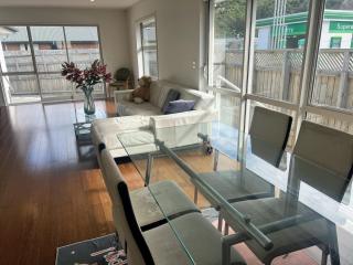 Spacious 3 BR house near sumner - Christchurch - 4