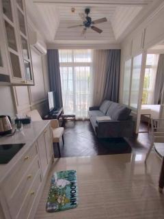 Grand Florida Beachfront Resort Condo - Na Jomtien - 9