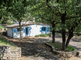 Adorable holiday home with pool - 6
