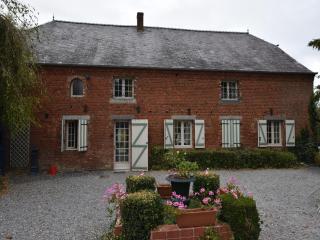 Holiday Home in Oise with Forest Views - Englancourt - 1
