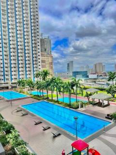 Condo in Boni MRT Station near Shaw, Ortigas and Makati - Manila - 8