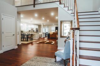 4000 Sqft Retreat, 18min Walk to Beach, Sleeps 18! - Long Branch - 8