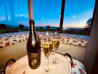 Luxury Lakeview Farmhouse - Hamurana - 5