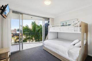 Oceanview Escape in the Heart of Surfers Paradise - Gold Coast - 6