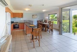 Oasis 2 bedroom Apartment with buggy - Hamilton Island - 9