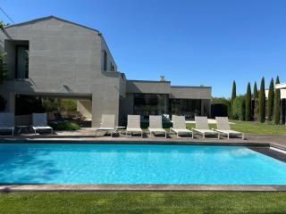 Villa contemporaine avec piscine proche centre de Saint-Rémy-de-Provence - FR-1-599-43 - Saint-Rémy-de-Provence - 0