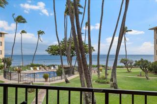 Experience oceanfront luxury at Kanai A Nalu 209, a Spacious 2-Bd/2Ba condo, AC - Wailuku - 0