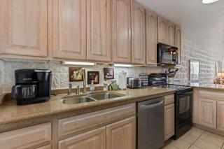 Experience oceanfront luxury at Kanai A Nalu 209, a Spacious 2-Bd/2Ba condo, AC - Wailuku - 8