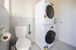 Stunning Two Bedroom House in in Half Moon Bay - Auckland - 6