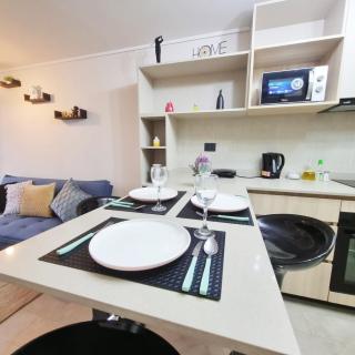 Cercano a Megavisión con Estacionamiento - 6