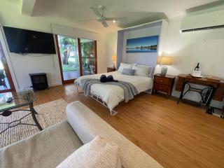 Lake House Escape - Lake Front Couples Retreat! - Morisset East - 2
