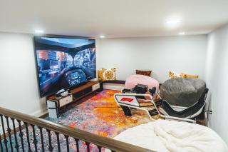 4000 Sqft Retreat, 18min Walk to Beach, Sleeps 18! - Long Branch - 6