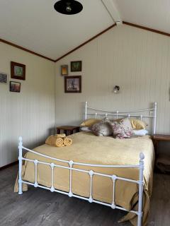 Wisteria Way - 8