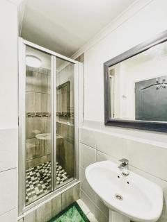 Elim Apartment on The Square CBD - 6