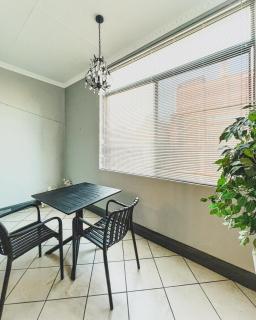 Elim Apartment on The Square CBD - 4