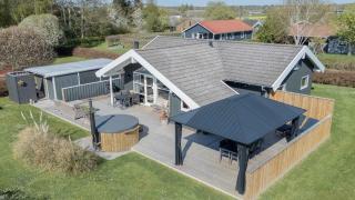 Cozy Cottage In Scenic Surroundings - 4