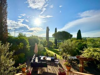 Magical Villa di Gioia Large 6-Bedroom Family Villa with Breathtaking views, Private Garden and Olive grove - in a Cool Village on the Umbria Tuscany Border - 1