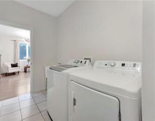 Classy Home Near Beach & Airport - 6