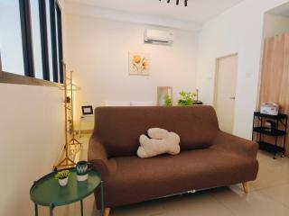 JB High-floor Studio 4pax w TV Box - Aeon Toppen - Johor Bahru - 0