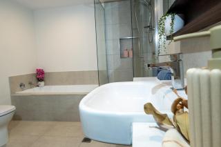 Beachside Escape - Beaches, Dining & Coastal Vibes - 6