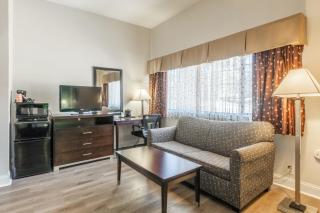 Quality Inn near Mammoth Mountain Ski Resort - 1