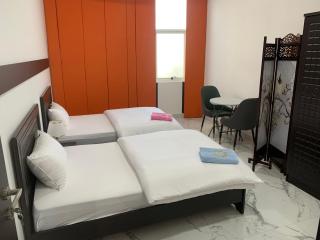Apartments and rooms with sea view - Ajman - 5