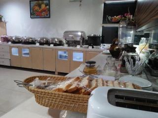 Queen City Hotel - Banjarmasin - 0