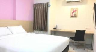 I&M Hotel Billiard - Surabaia - 9