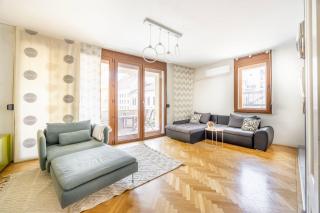 Deluxe Downtown Suite w' Balcony in the Heart of Budapest - Budapest - 0