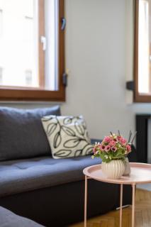 Deluxe Downtown Suite w' Balcony in the Heart of Budapest - Budapest - 3