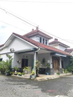 Homestay Lilo Lila - Purwosari - 2