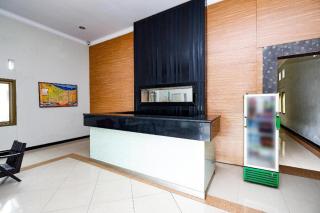 Super OYO 2436 Hotel Kencana - Tegal - 2