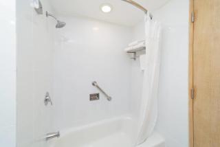 Quality Hotel Real Aeropuerto San Salvador - 2