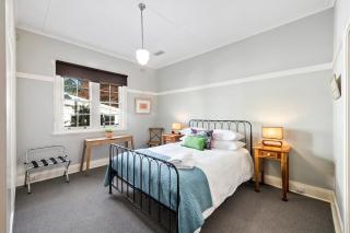 Hollyday - Bowral - 1