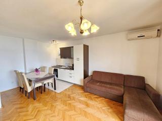 JOVANA NV - Apartment with balcony with sea view - Novi Vinodolski - 1