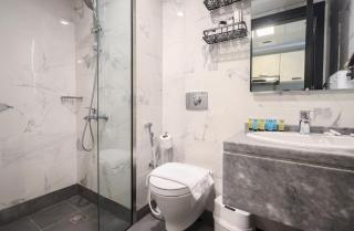 Elite LUX Holiday Homes - Cozy 2BR Getaway – Minutes from Expo City Dubai - Dubai - 3