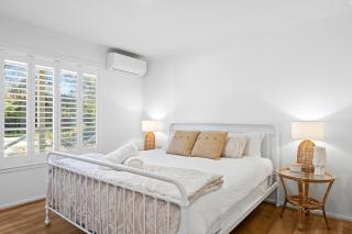 White Cottage on Ninety Mile Beach - Seaspray - 2