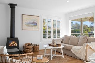 White Cottage on Ninety Mile Beach - Seaspray - 9