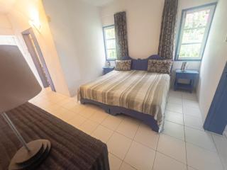 Beachfront Appartment - Trou d'Eau Douce - 5