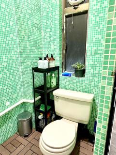 Cozy Bachelor In PmQ with Rooftop - Hong Kong - 9